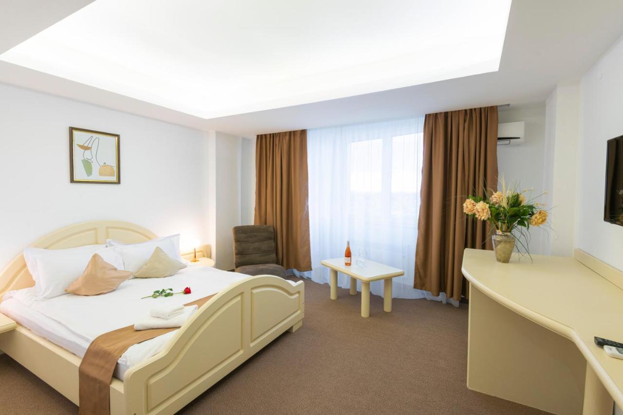 קונסטנצה Hotel Randy מראה חיצוני תמונה