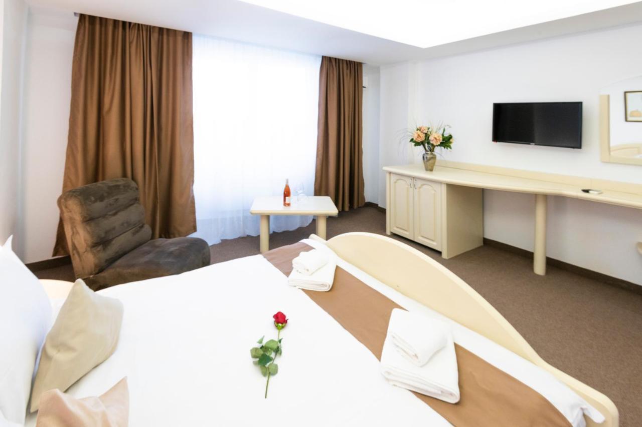 קונסטנצה Hotel Randy מראה חיצוני תמונה