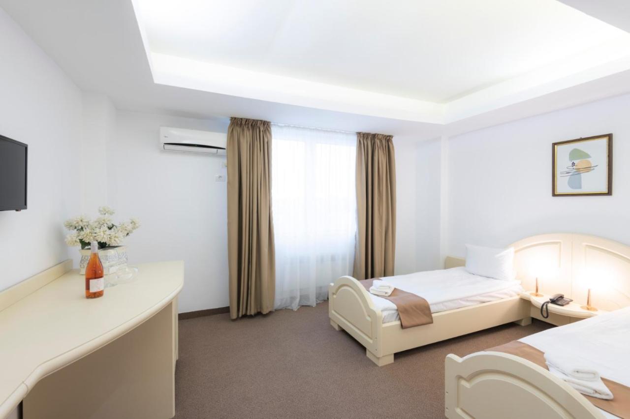 קונסטנצה Hotel Randy מראה חיצוני תמונה