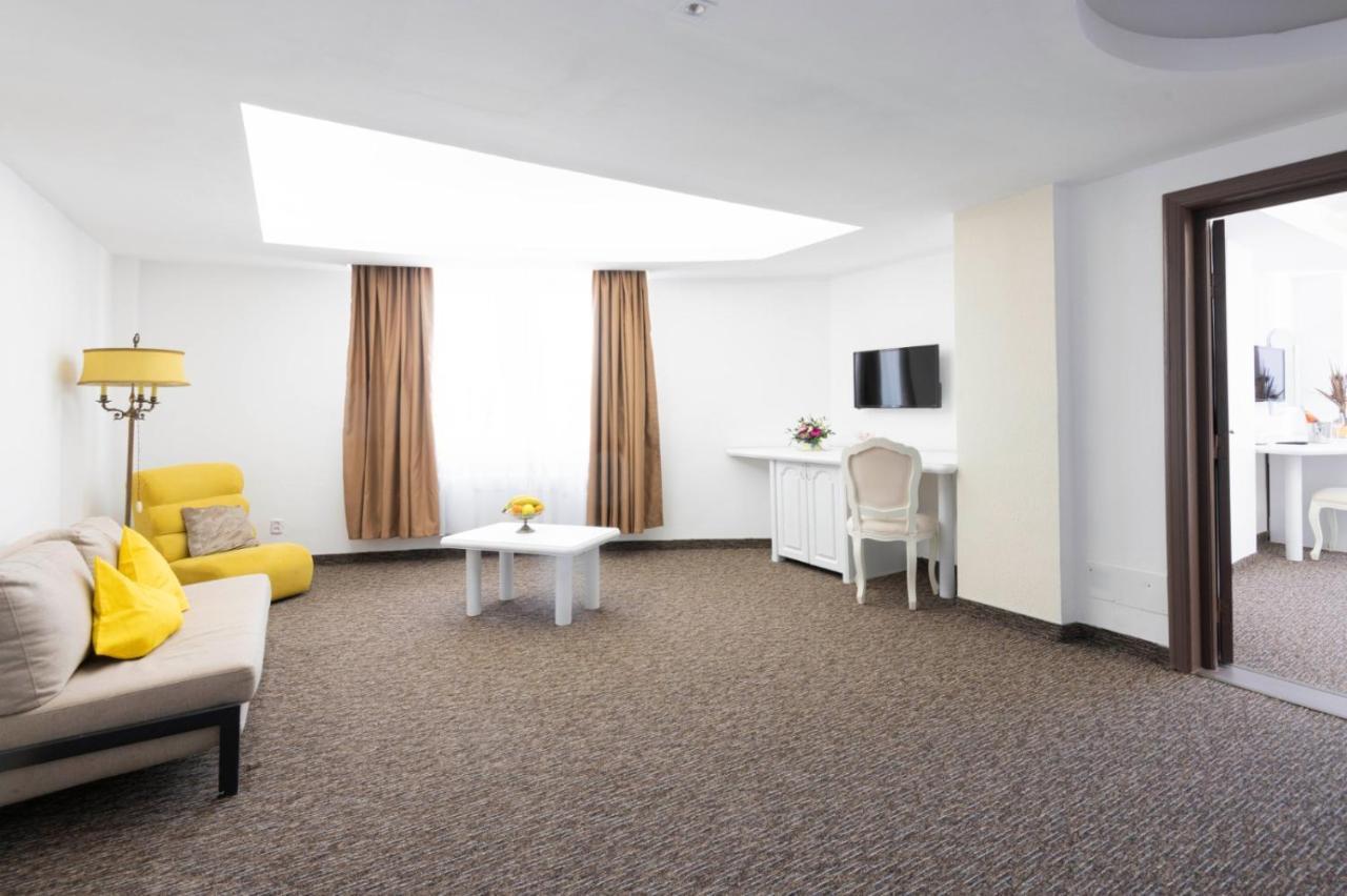 קונסטנצה Hotel Randy מראה חיצוני תמונה