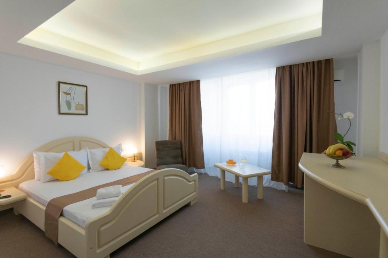 קונסטנצה Hotel Randy מראה חיצוני תמונה
