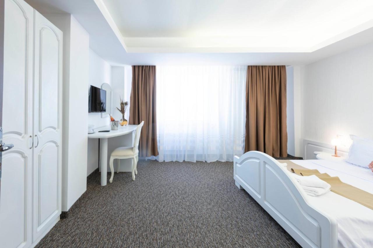 קונסטנצה Hotel Randy מראה חיצוני תמונה