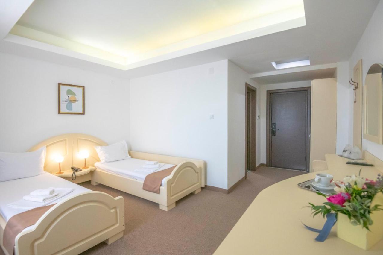 קונסטנצה Hotel Randy מראה חיצוני תמונה