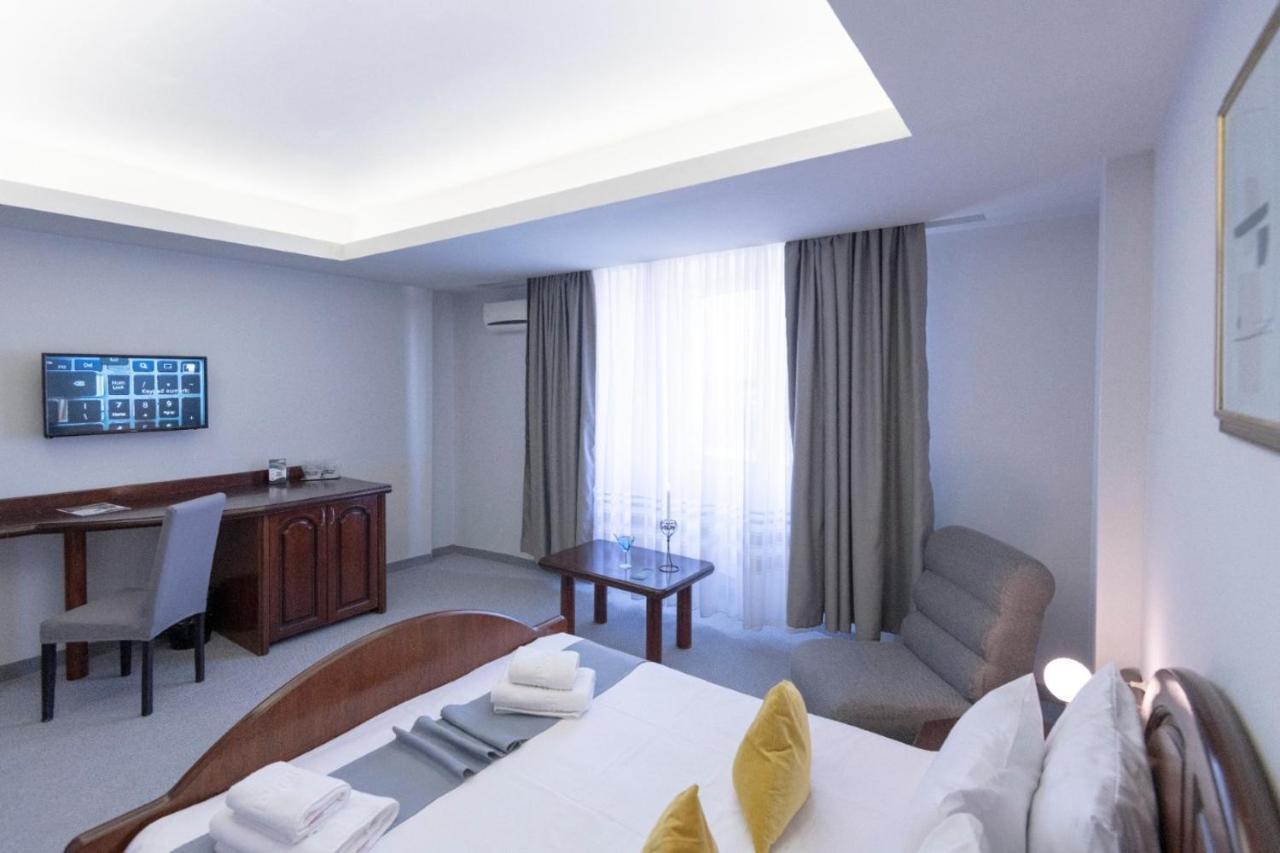 קונסטנצה Hotel Randy מראה חיצוני תמונה