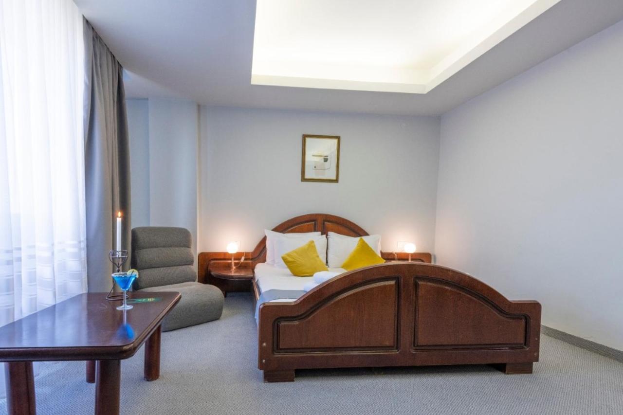 קונסטנצה Hotel Randy מראה חיצוני תמונה