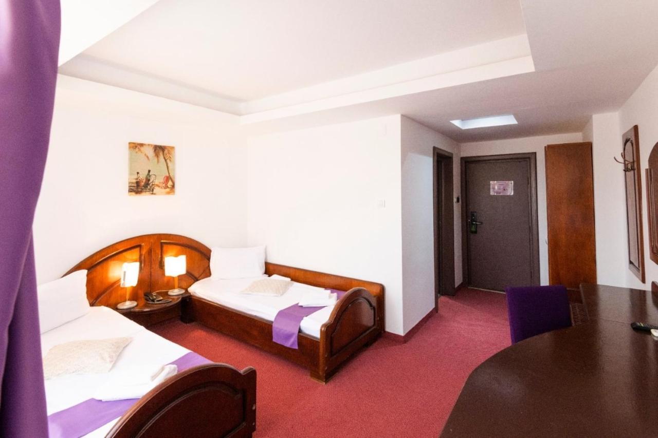 קונסטנצה Hotel Randy מראה חיצוני תמונה